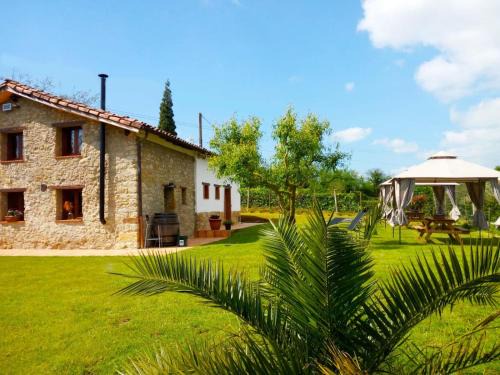 Granda (Siero) House | Discover El Llagar - Sagasta Rural Oviedo: Family-Friendly Stay
