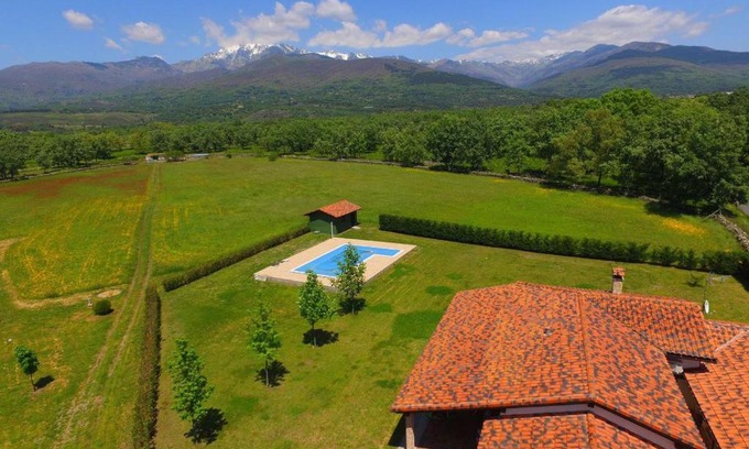 Candeleda House | Discover EL LLANO: Oceanfront Retreat with Pet-Friendly Perks