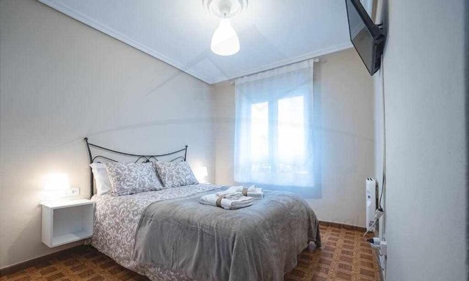 Distrito Sur Apartment | Top-Rated El Llar del Güelu: Family & Pet Friendly Stay