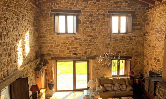 Lierganes Cottage | El Manantial Casa Rural with Breathtaking Views Awaiting You