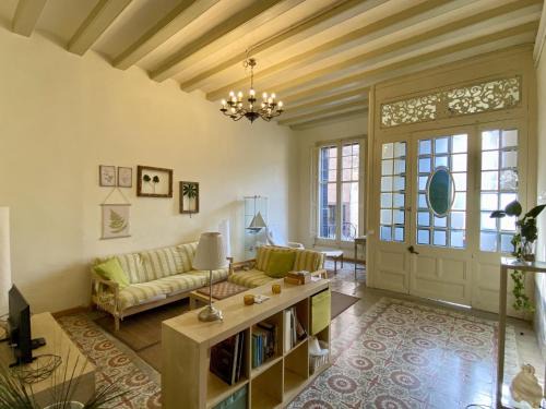 Masnou Villa | Pet-Friendly El Masnou: Perfect Getaway Awaits You