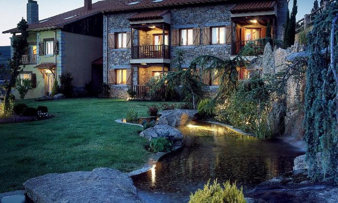 Hoyos del Espino Hotel | Pet-Friendly Getaway at El Milano Real - Rated 8.5/10