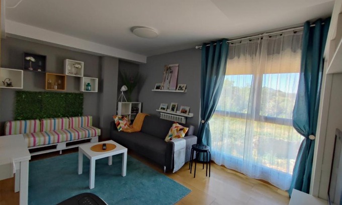 Murillo de Rio Leza Apartment | Pet-Friendly Escape at El Mirador de Murillo - Rated 9.8