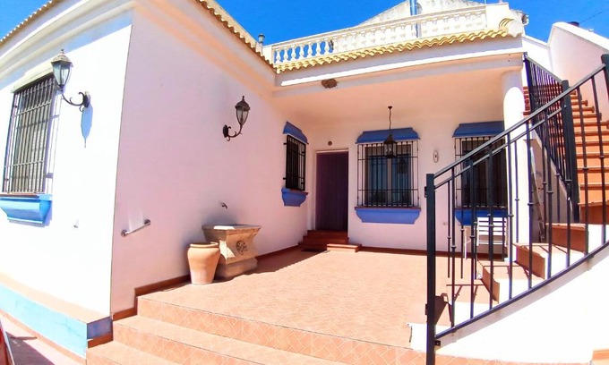 Alomartes House | Experience El Mirador de Pablo with Private Patio & Pool