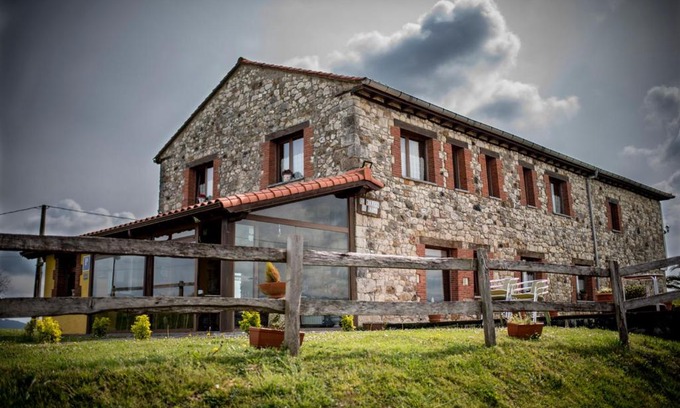 Aguero Hotel | Seaside Escape at El Mirador de Rivas - Rated 9.4/10