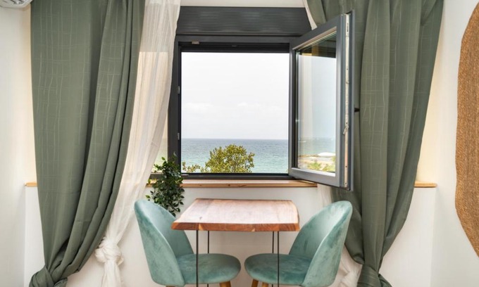 Raval Roig House | Inviting El Mirador: Guest Rated 8.5 with Dining Options