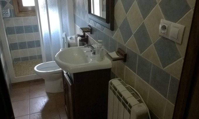 Castril House | Relaxing El Molino De La Cerrada with Spa Amenities