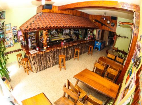Catasol House | Discover El Molino: Family-Friendly Retreat with Dining