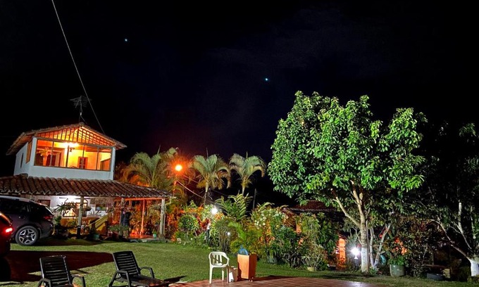 San Gil Cabin | Discover El Mortiño: Pet-Friendly Retreat with Pool & Breakfast