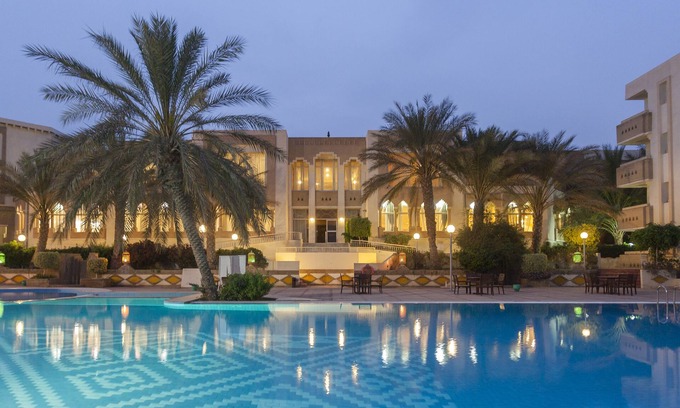Tozeur Hotel | Discover El Mouradi Tozeur: Family-Friendly Oasis with Spa