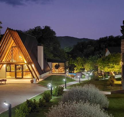 Villa General Belgrano Apartment | Discover El Nogal Apart Hotel: Family-Friendly with Pool & Hot Tub