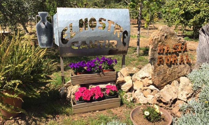 Costa Dorada Ski Chalet | El Nostre Càntir: Family-Friendly Retreat with Pool Access