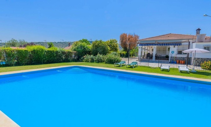 Posadas Villa | Discover El Olmo Posadas: Top-Rated Stay with Pool & Spa