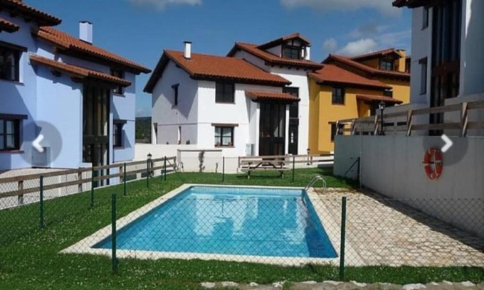 Colombres Apartment | Discover El Orbayu: Pet-Friendly Retreat with Pool & Breakfast
