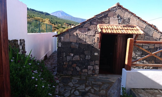 La Orotava Cottage | Discover El Pajar de Inés: Scenic Retreat by Mount Teide