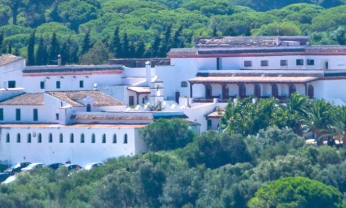 Brena y Marismas de Barbate Natural Park Hotel | Discover El Palomar de la Breña: Relaxing Pool & Spa Retreat