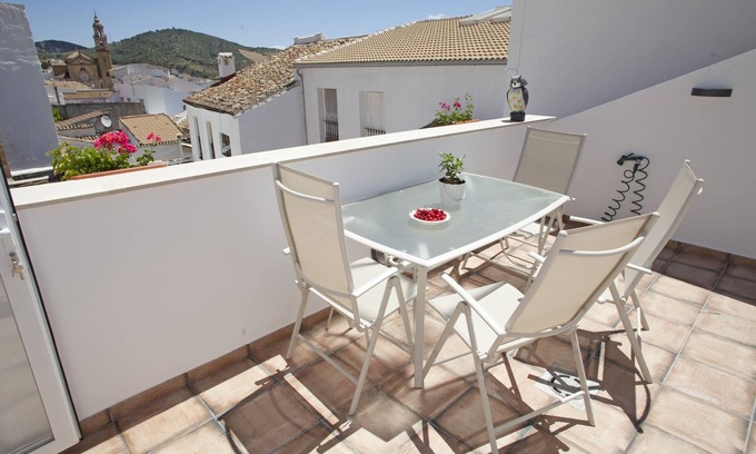 Algodonales Apartment | Discover El Palomar: Family-Friendly Retreat in Algodonales