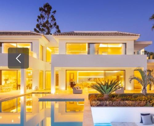 La Coruna House | Discover Relaxation at El Paraíso: Pet-Friendly Retreat