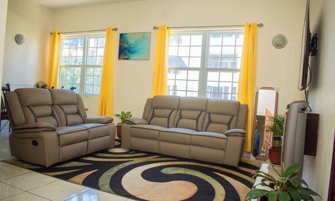New Kingston House | Guest Rated 10/10: El Paraíso @ The Westbury in New Kingston
