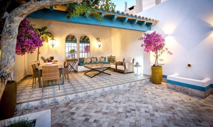Ayamonte Apartment | Pet-Friendly Elegance at El Patio de Cristóbal Colón