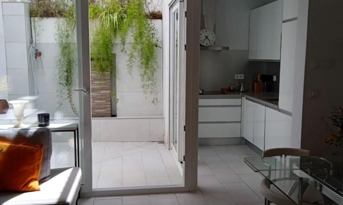 Nervion Apartment | Guest Rated 9.3: El Patio de Nervión with Breakfast Included