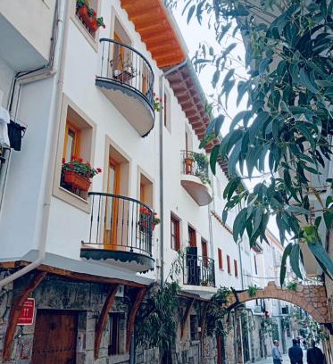 Castro Urdiales Apartment | El Patio de Vespasiano- San Juan- vistas al ayuntamiento junto al puerto