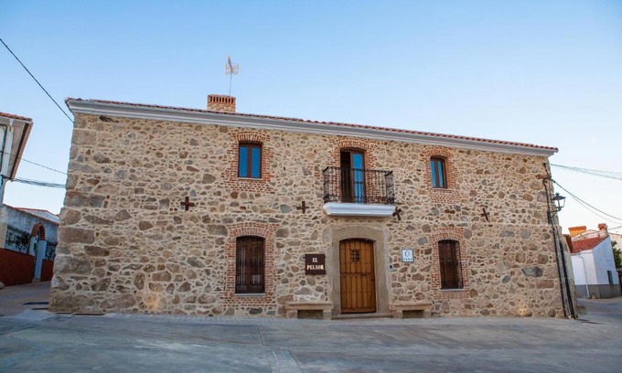 Benquerencia House | El Pelaor: Guest Rated 9.5 with Oceanfront Views & Pool