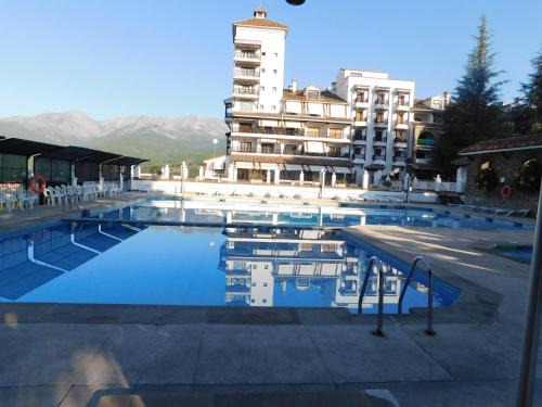 Arenas de San Pedro Apartment | Inviting El Pequeño Capricho: Oceanfront with Pool Access