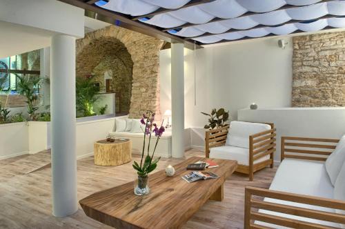 Begur Hotel | Discover El Petit Convent: Family-Friendly & Accessible Stay