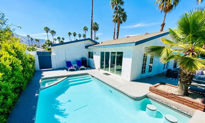 Palm Springs House | Discover El Placer Escape: Pool & Hot Tub Heaven