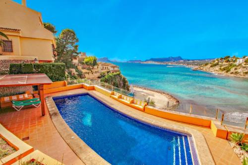 El Portet Villa | Beautiful El Portet Beachfront Home with Private Pool