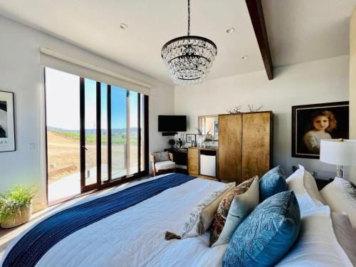 Valle de Guadalupe Cabin | Family-Friendly Retreat at El Quijote - Rated 9/10