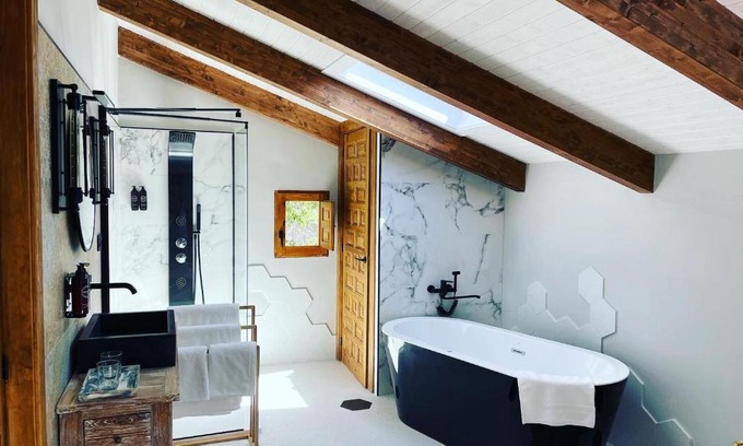 Haro Villa | Discover El Refugio de Haro: 4-Star Oceanfront Oasis
