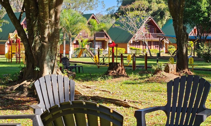 Zona Granja Hotel | Discover El Refugio del Mensú: Spa, Pool & Family-Friendly