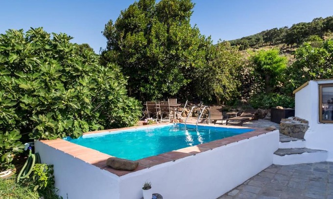 Facinas Ski Chalet | Explore El Refugio del Viento: Pool & Ocean Views Await