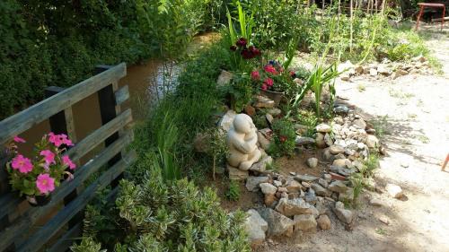 Embid de la Ribera House | Remarkable El Retiro de Isabel: Pet-Friendly Retreat