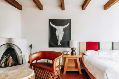 Southside Hotel | El Rey Court: Oceanfront Retreat with Family-Friendly Amenities