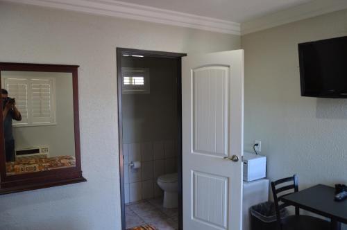 Gardena Hotel | Family-Friendly Getaway at El Rey Inn with Great Reviews