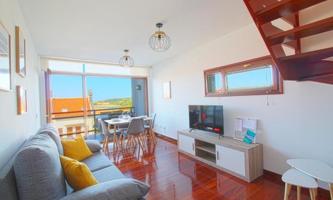 San Vicente de la Barquera Apartment | Relax at El Rincón del Mar: Family-Friendly with Pool