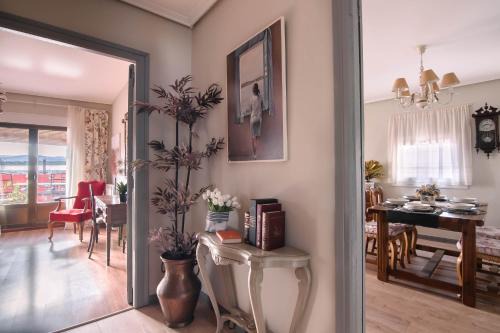 Alesanco Apartment | Discover El Rincón de Baco: Family-Friendly Getaway