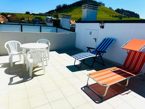 Mogro Apartment | Relax at El Rincón de Lupe: Private Beach & Ocean Views
