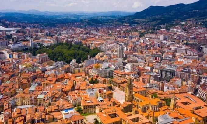 Oviedo City Centre Apartment | Top-Rated El rincón del Campoamor - Centrally Located Flat