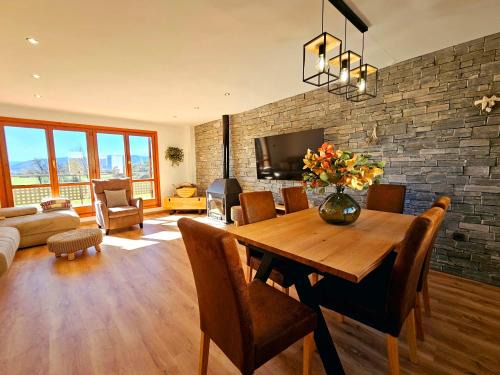 Senegue House | Family-Friendly Getaway at El Rincón del Pirineo - 9.5/10
