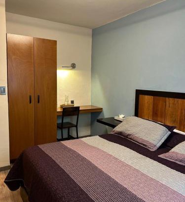 Centro House | Budget-Friendly El Salto de Camela Hostal - Guest Rated 9.5