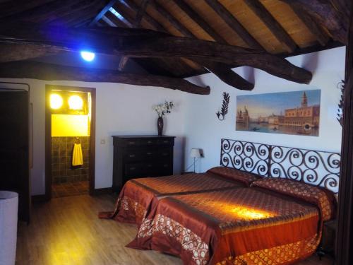 Villarrubia de Santiago House | El Sueño de Lucrecia: Pet-Friendly Retreat for Families