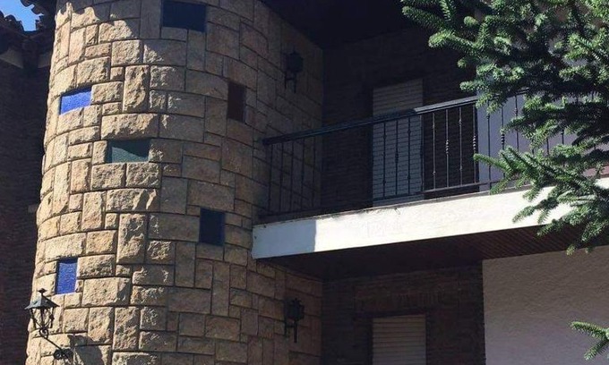 Arenas de San Pedro House | Family-Friendly Retreat at El Torreón de Gredos with Hot Tub