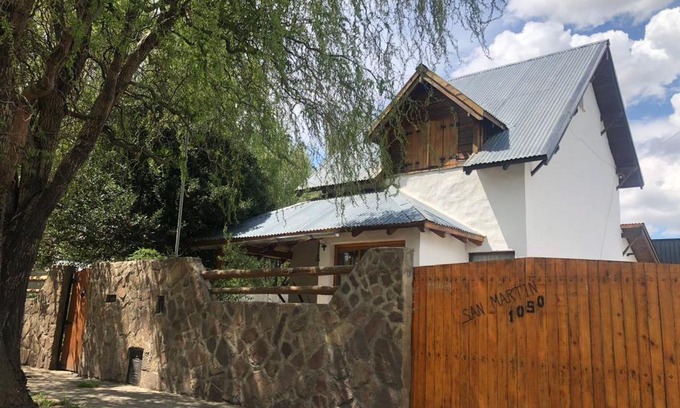 Junin de los Andes House | Pet-Friendly Retreat at El Tranco - Casa "Tu Lugar"