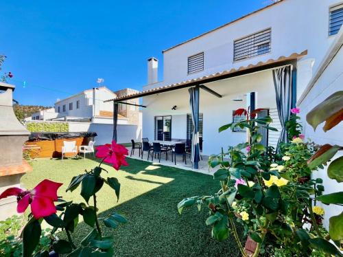 San Nicolas del Puerto House | Discover El Venero: Rated 9.6/10 with Pool & Pet Friendly