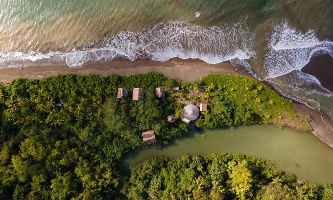 Arusi Cabin | Relax at El Vijo Surf Bungalows with Oceanfront Views