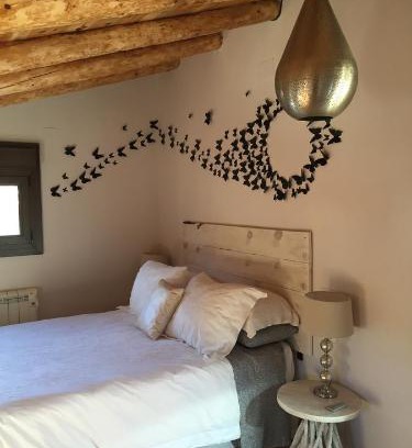 Albarracin House | El Zaguán: Pet-Friendly Retreat with Breakfast & Hot Tub